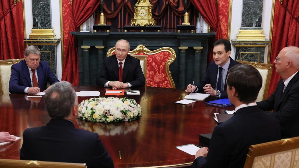 Putin Holds Talks With US Envoys Over Ukraine War